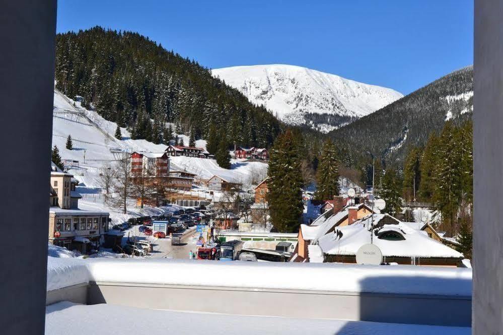 Pecr Well Aparthotel 4*